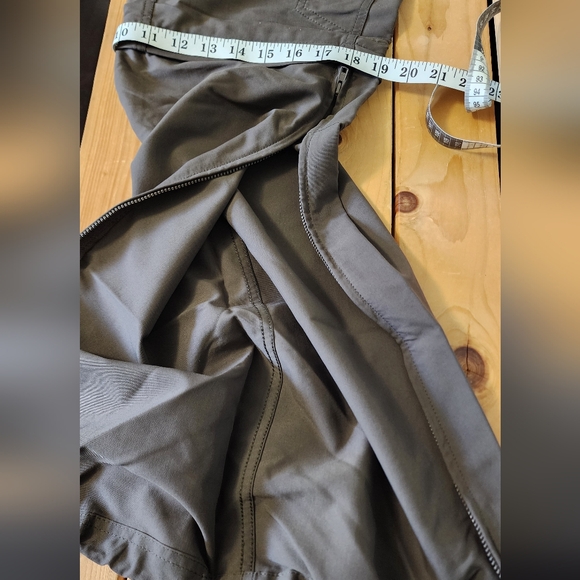 MEC Convertible Pants Size 8 - Picture 16 of 16